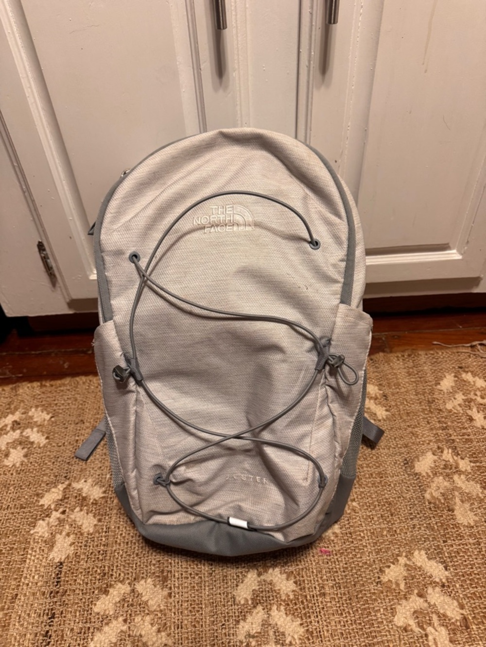 The north face womens jester backpack light gray 27.5 litres - Picture 2 of 6
